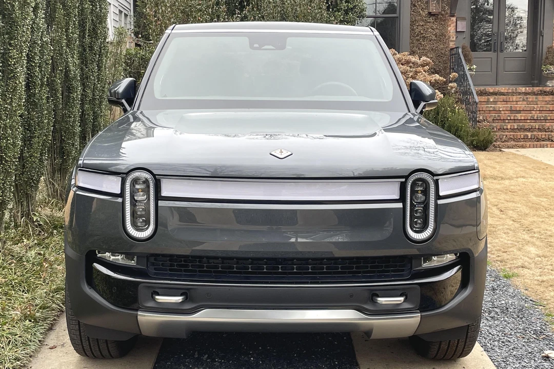2022 Rivian R1S - Image 2 of 20