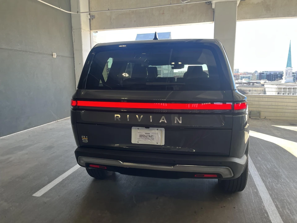 2022 Rivian R1S - Image 16 of 20