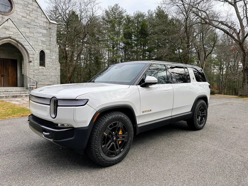 2022 Rivian R1S - Image 6 of 31