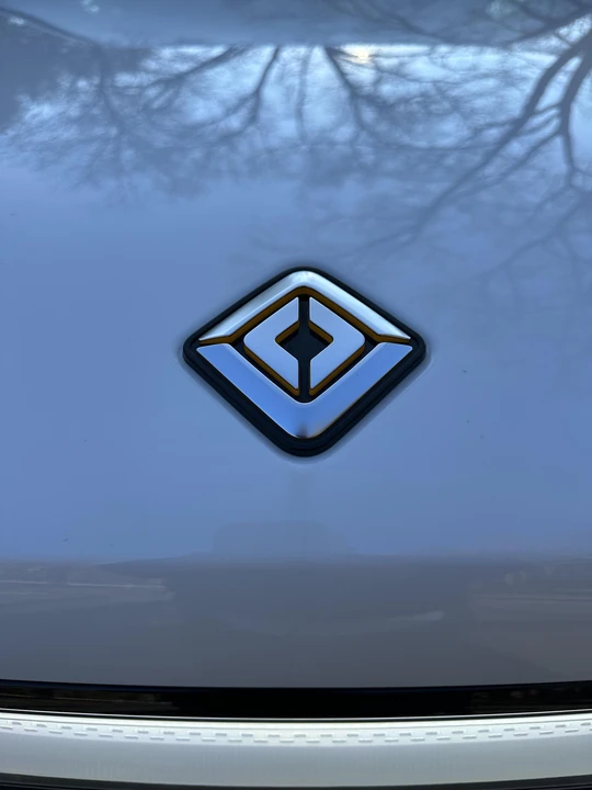 2022 Rivian R1S - Image 26 of 31