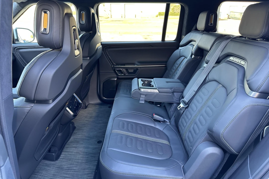 2022 Rivian R1S - Image 26 of 31
