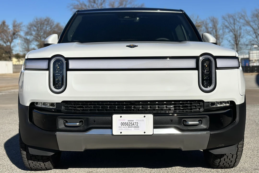 2022 Rivian R1S - Image 2 of 31