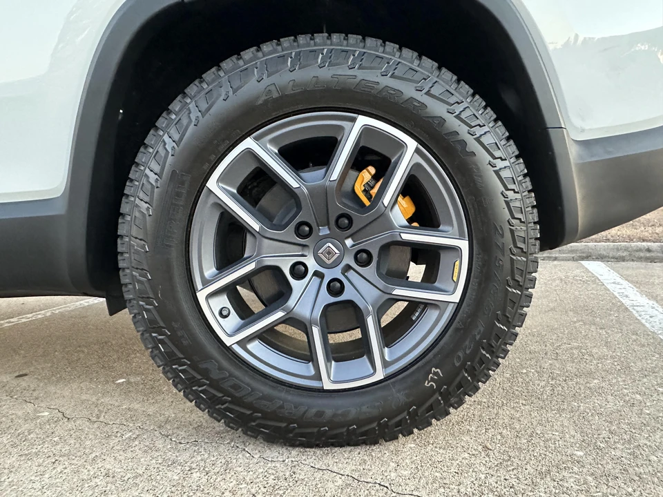 2022 Rivian R1S - Image 20 of 31
