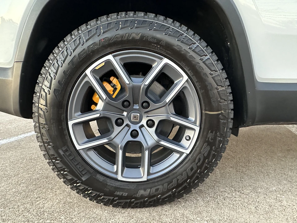 2022 Rivian R1S - Image 22 of 31