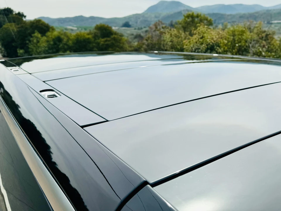 2022 Rivian R1S - Image 27 of 31