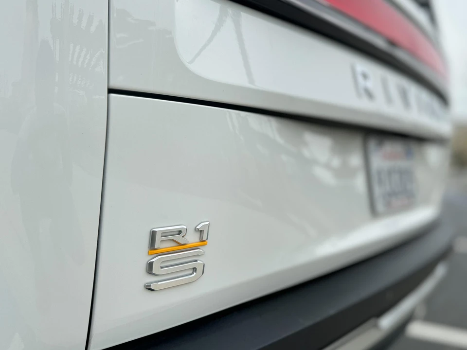 2022 Rivian R1S - Image 23 of 31