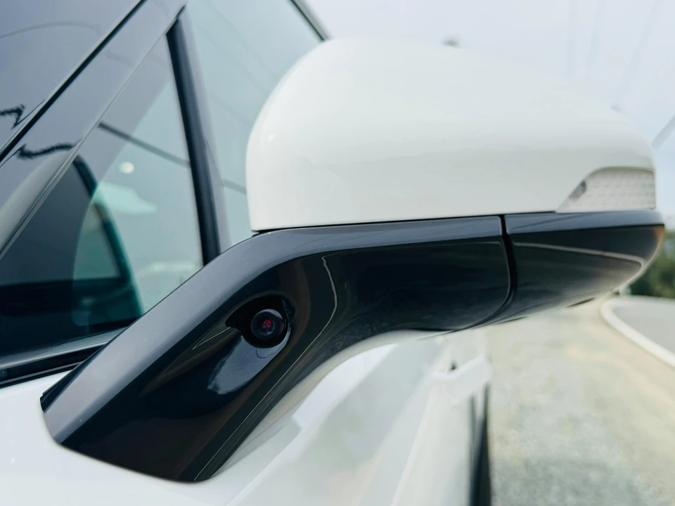 2022 Rivian R1S - Image 20 of 31
