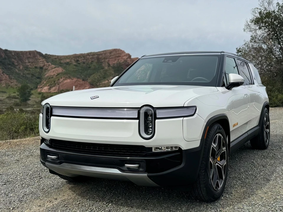 2022 Rivian R1S - Image 6 of 31