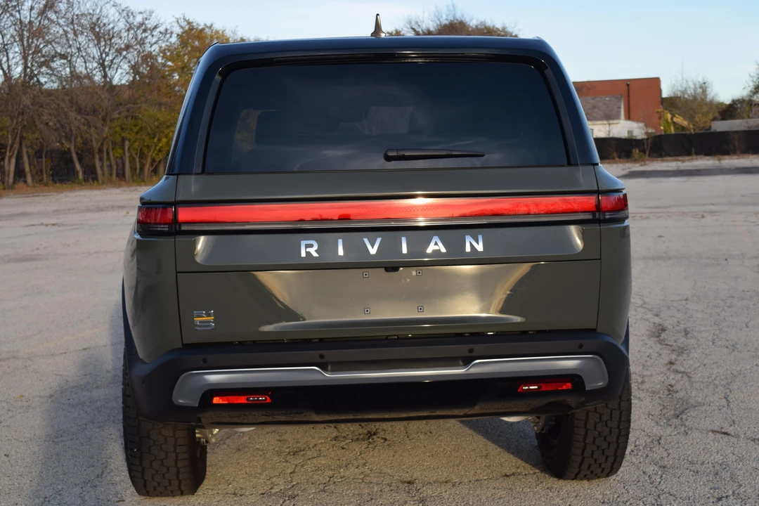 2022 Rivian R1S - Image 5 of 5
