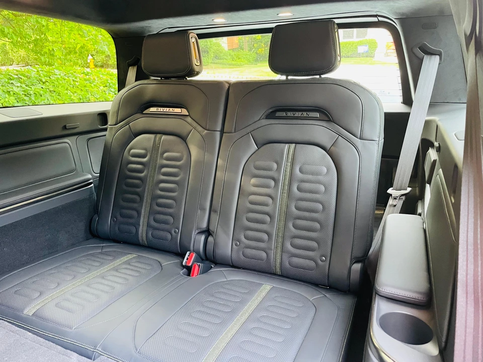 2022 Rivian R1S - Image 27 of 31