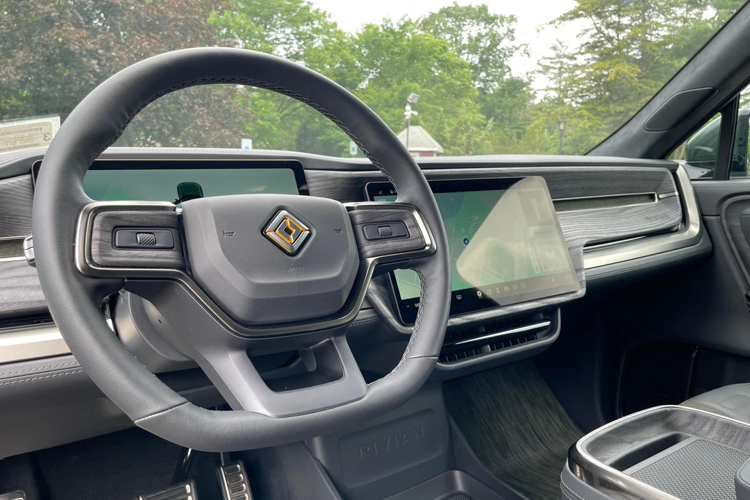 2022 Rivian R1S - Image 19 of 31