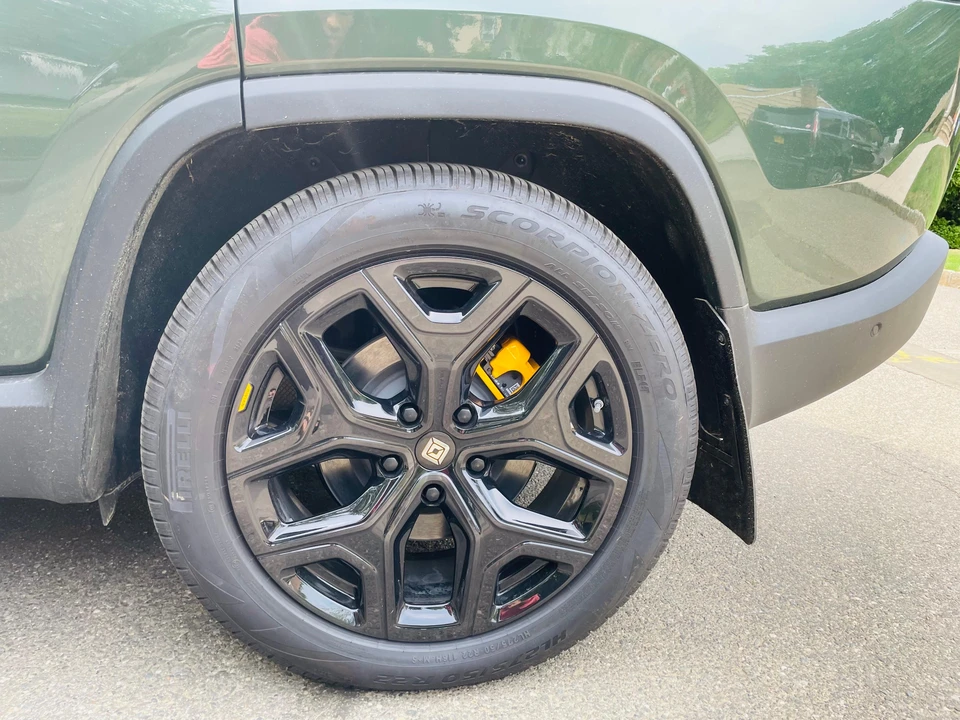 2022 Rivian R1S - Image 13 of 31
