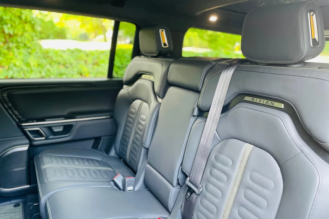2022 Rivian R1S - Image 21 of 31