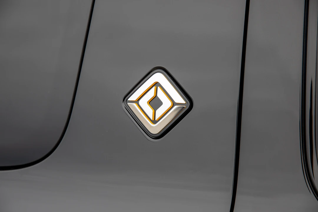 2022 Rivian R1S - Image 23 of 29