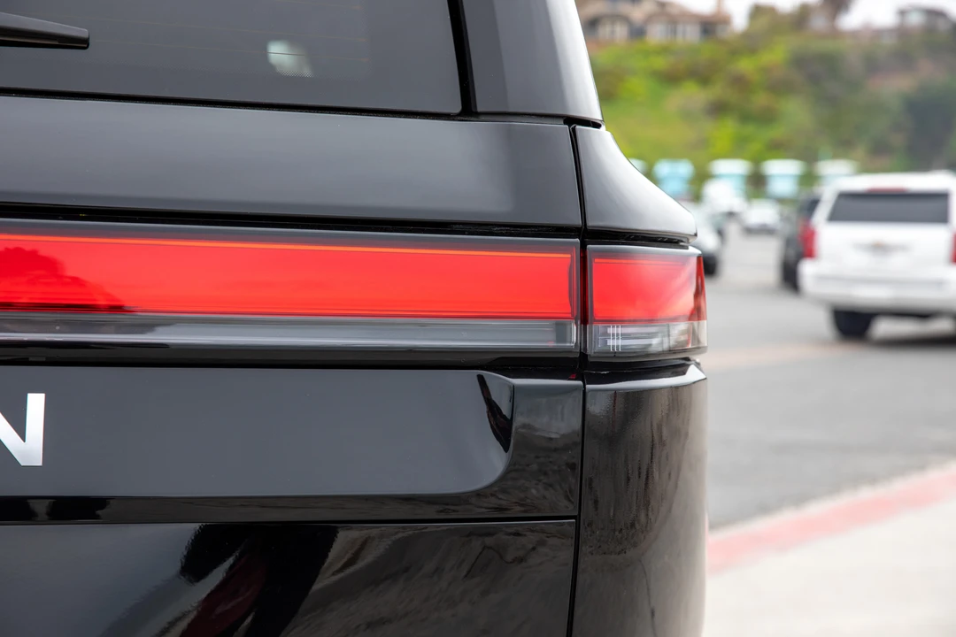 2022 Rivian R1S - Image 22 of 29