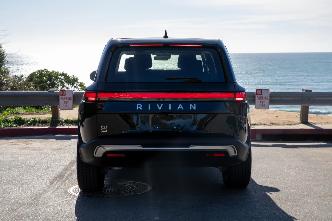 2022 Rivian R1S - Image 11 of 29