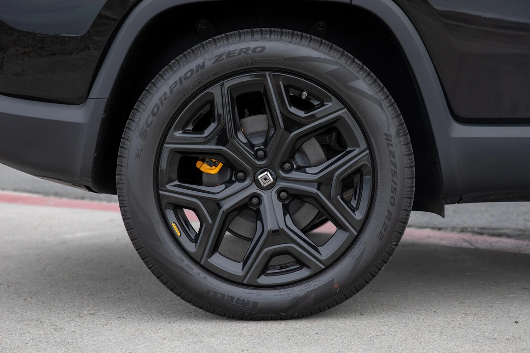 2022 Rivian R1S - Image 27 of 29