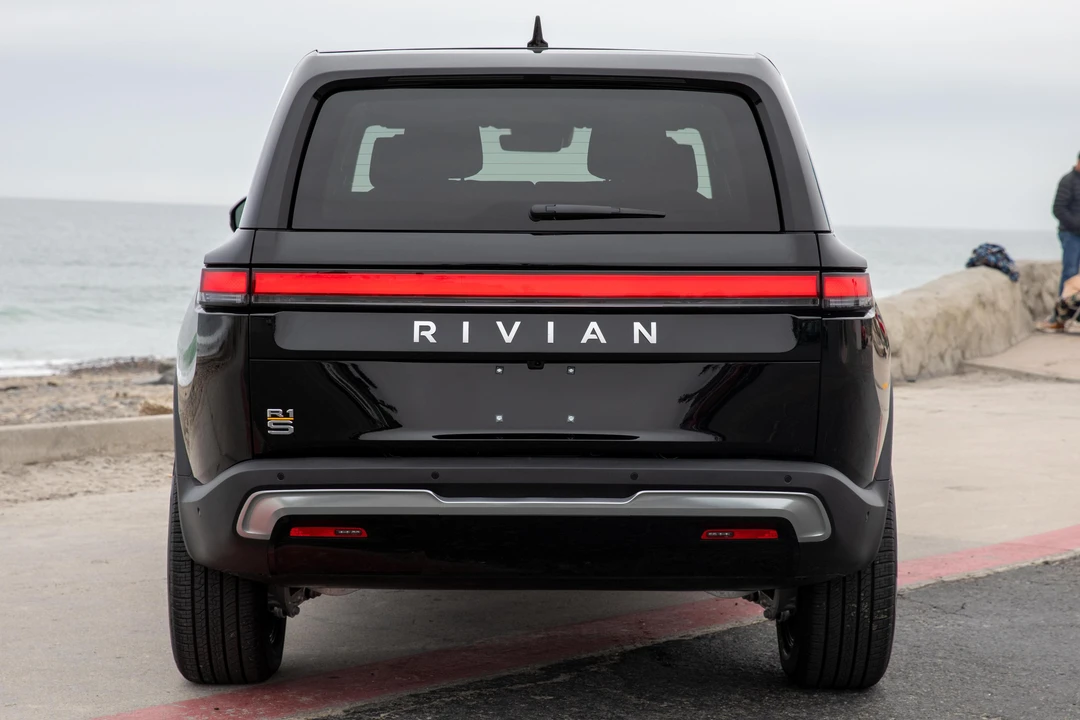 2022 Rivian R1S - Image 5 of 29
