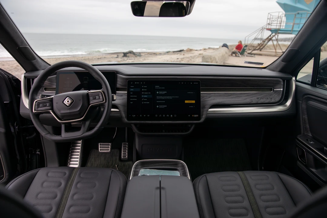 2022 Rivian R1S - Image 29 of 29