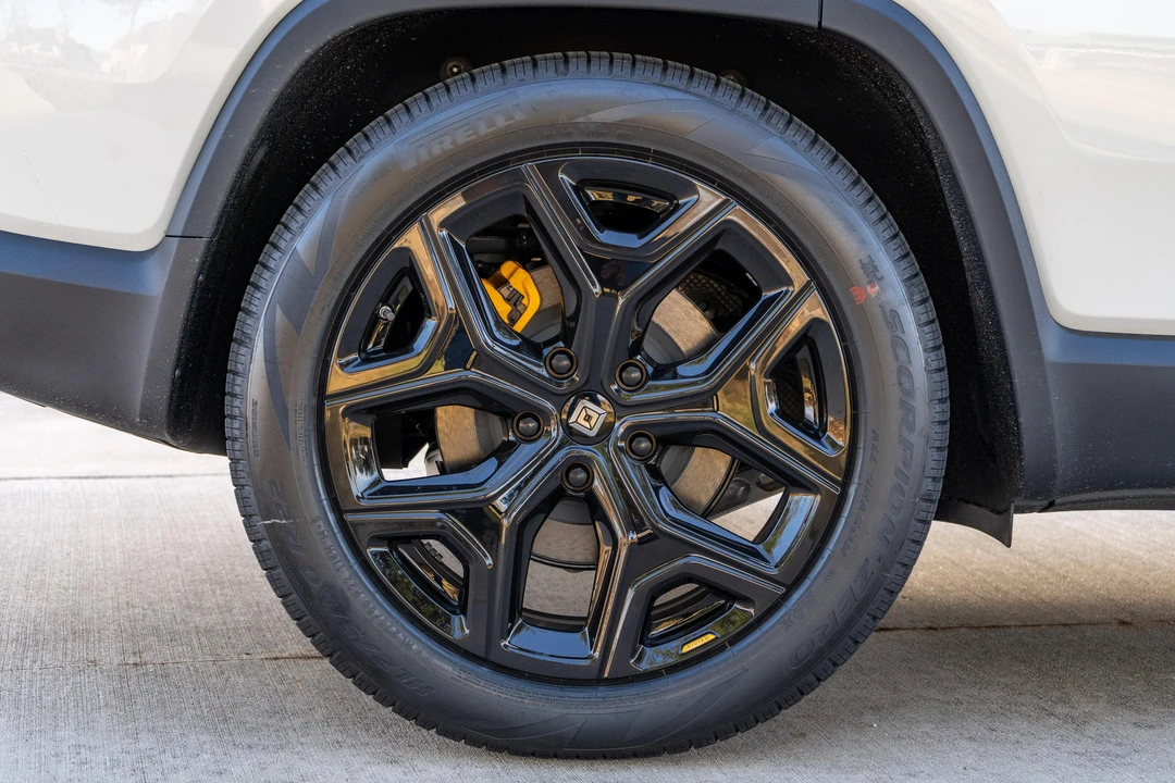 2022 Rivian R1S - Image 20 of 31