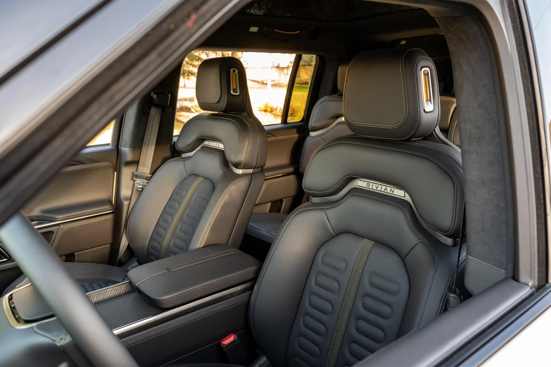 2022 Rivian R1S - Image 23 of 31