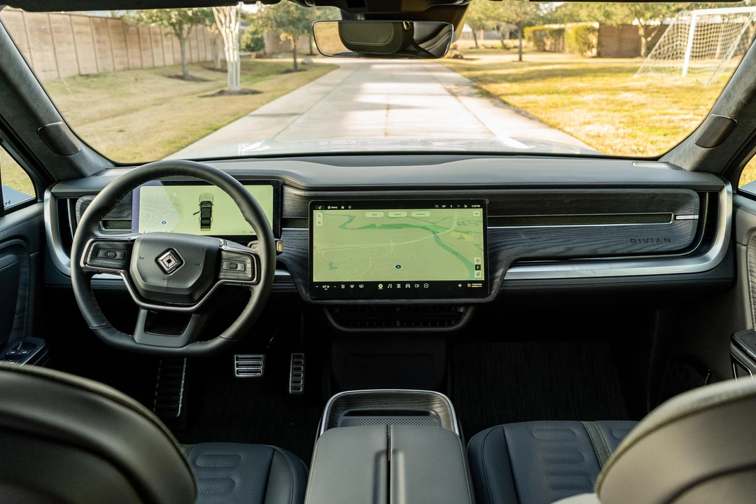 2022 Rivian R1S - Image 22 of 31