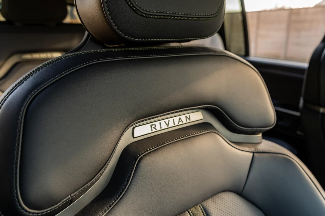 2022 Rivian R1S - Image 29 of 31