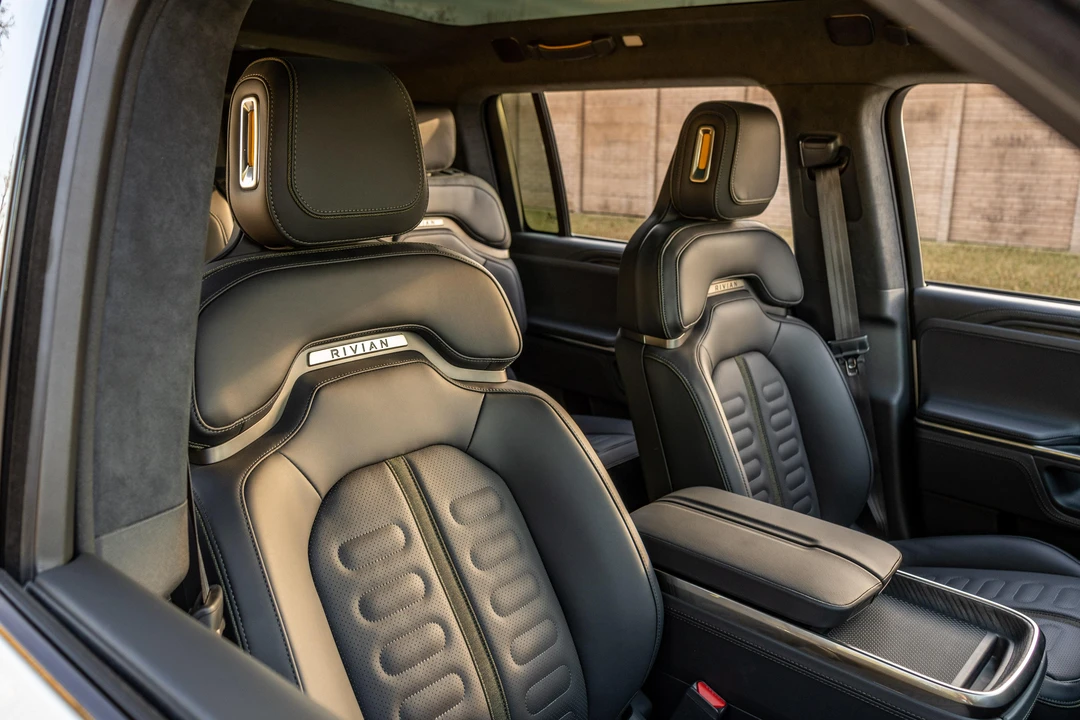 2022 Rivian R1S - Image 27 of 31