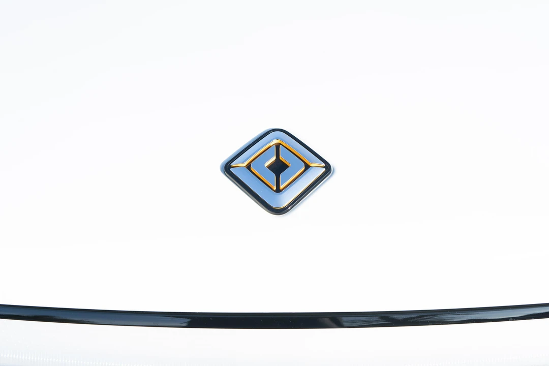 2022 Rivian R1S - Image 9 of 31