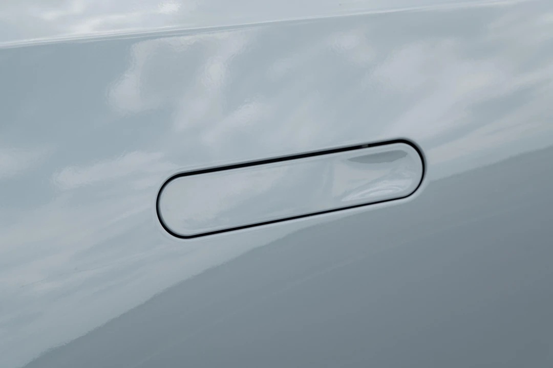 2022 Rivian R1S - Image 18 of 31