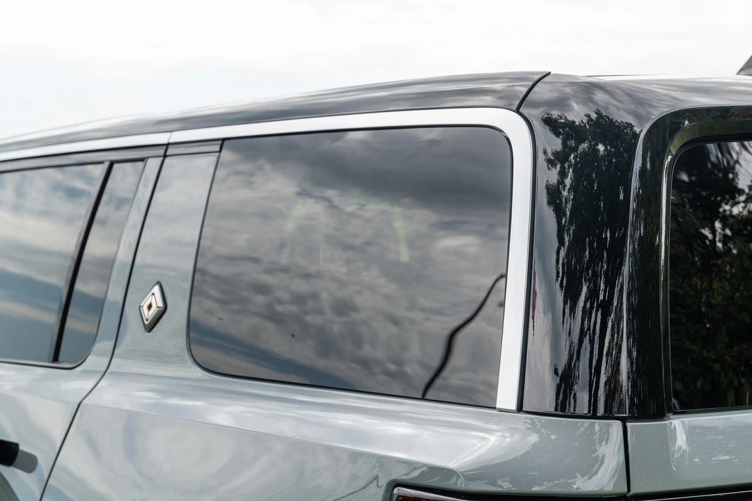 2022 Rivian R1S - Image 21 of 31