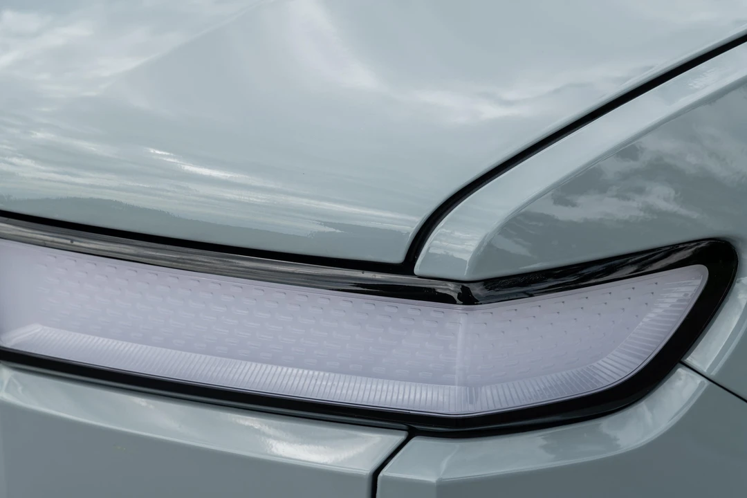 2022 Rivian R1S - Image 11 of 31
