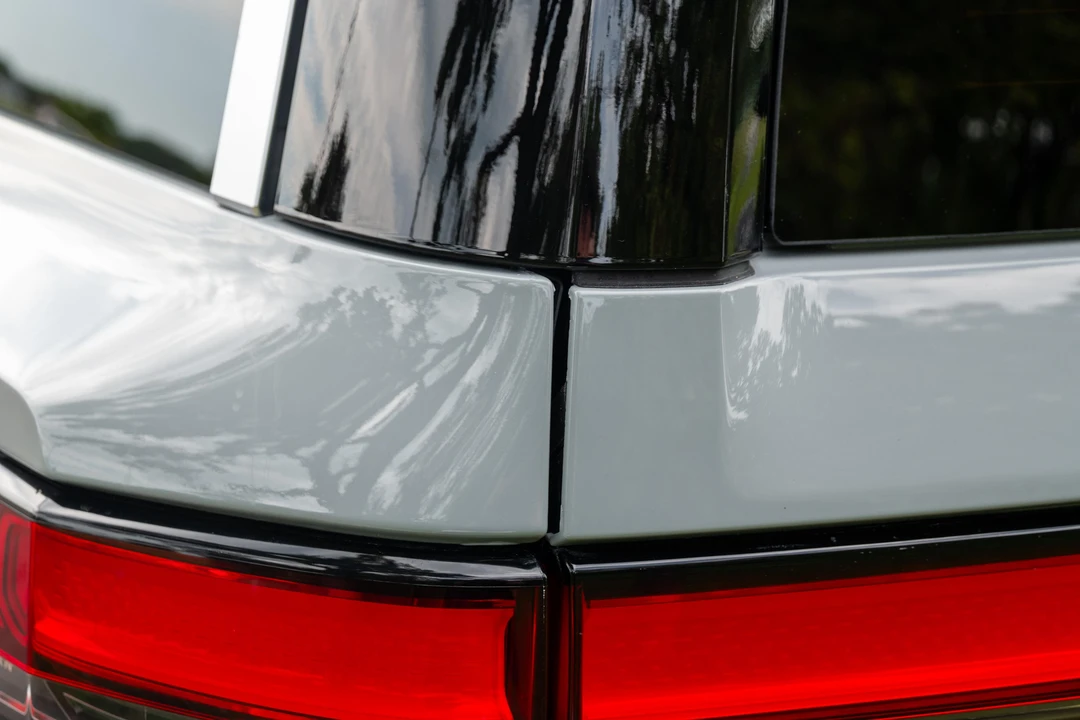 2022 Rivian R1S - Image 24 of 31