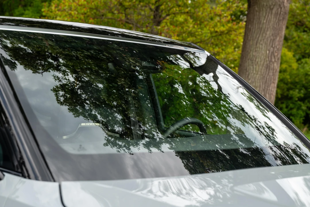 2022 Rivian R1S - Image 14 of 31