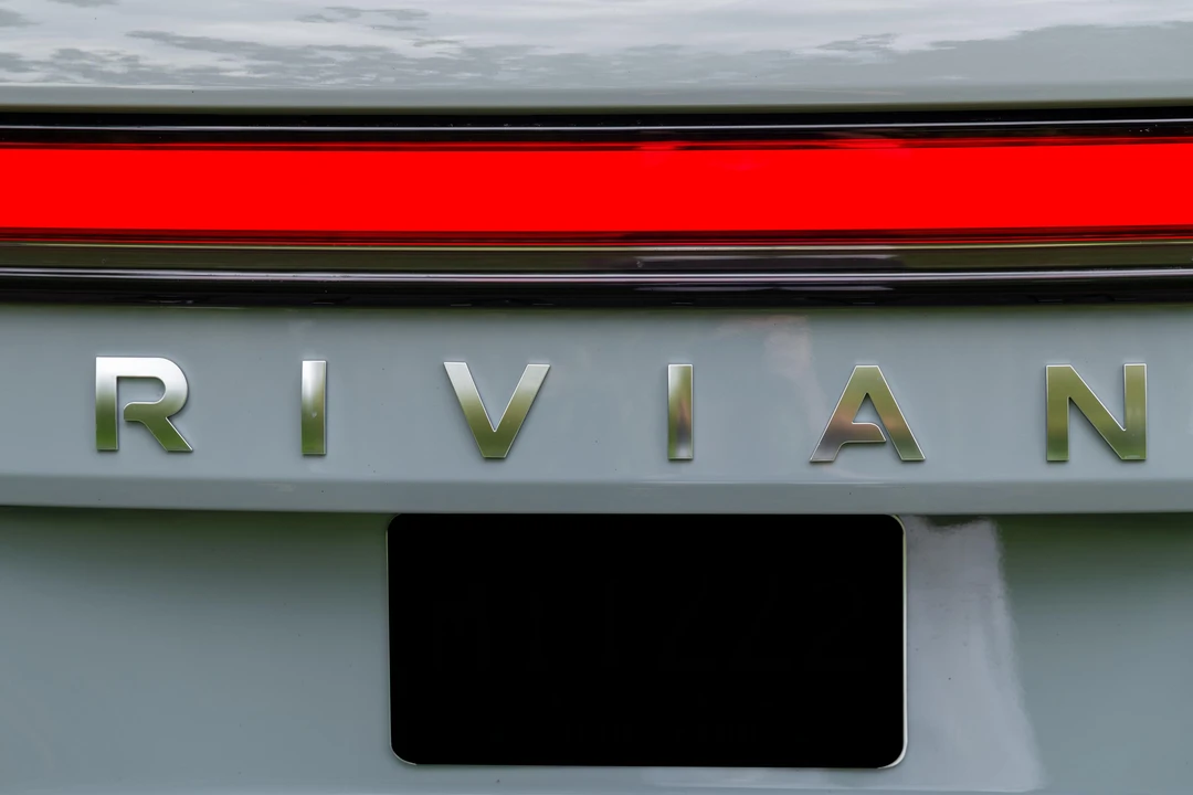 2022 Rivian R1S - Image 27 of 31