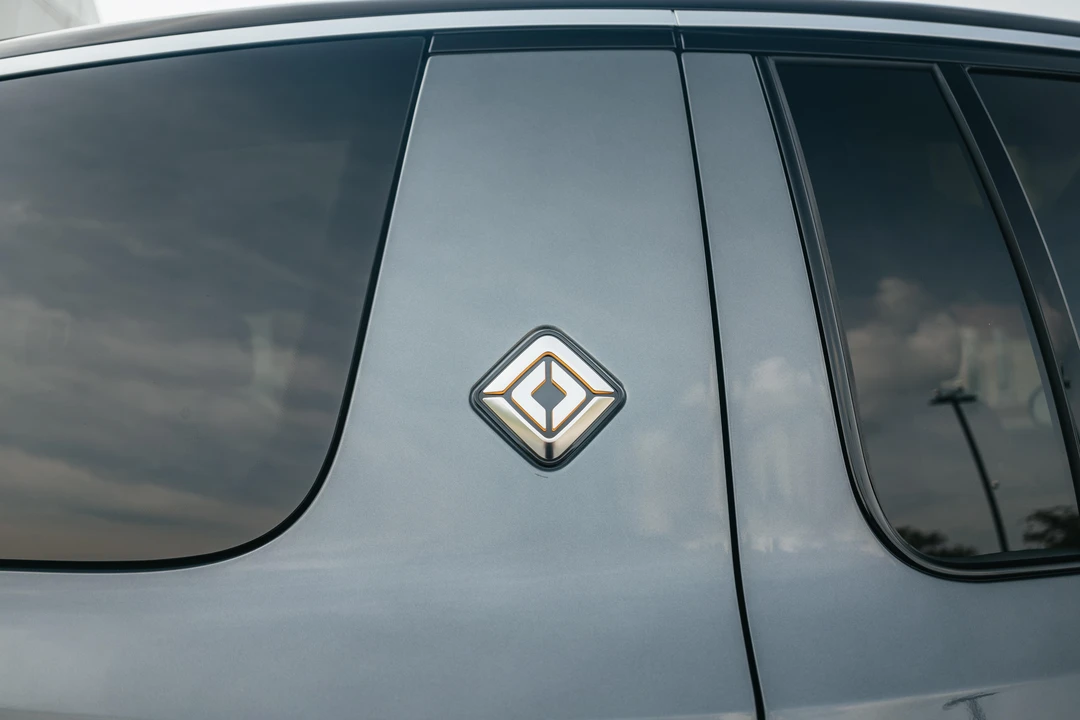 2022 Rivian R1S - Image 30 of 31