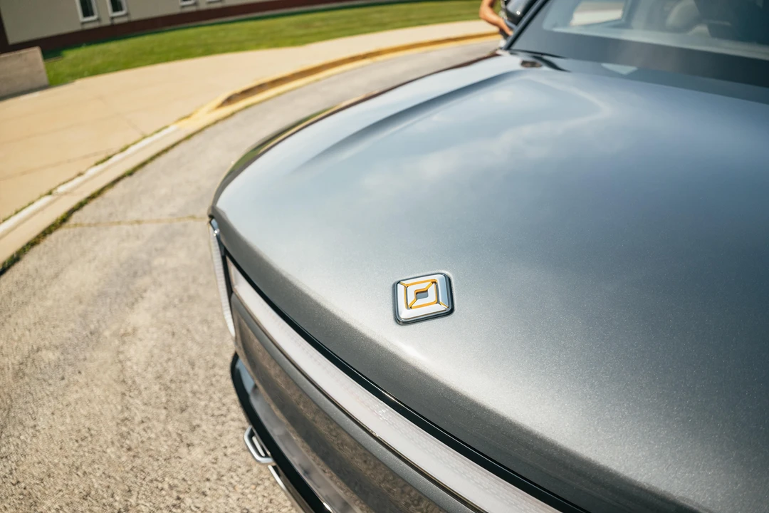 2022 Rivian R1S - Image 15 of 31