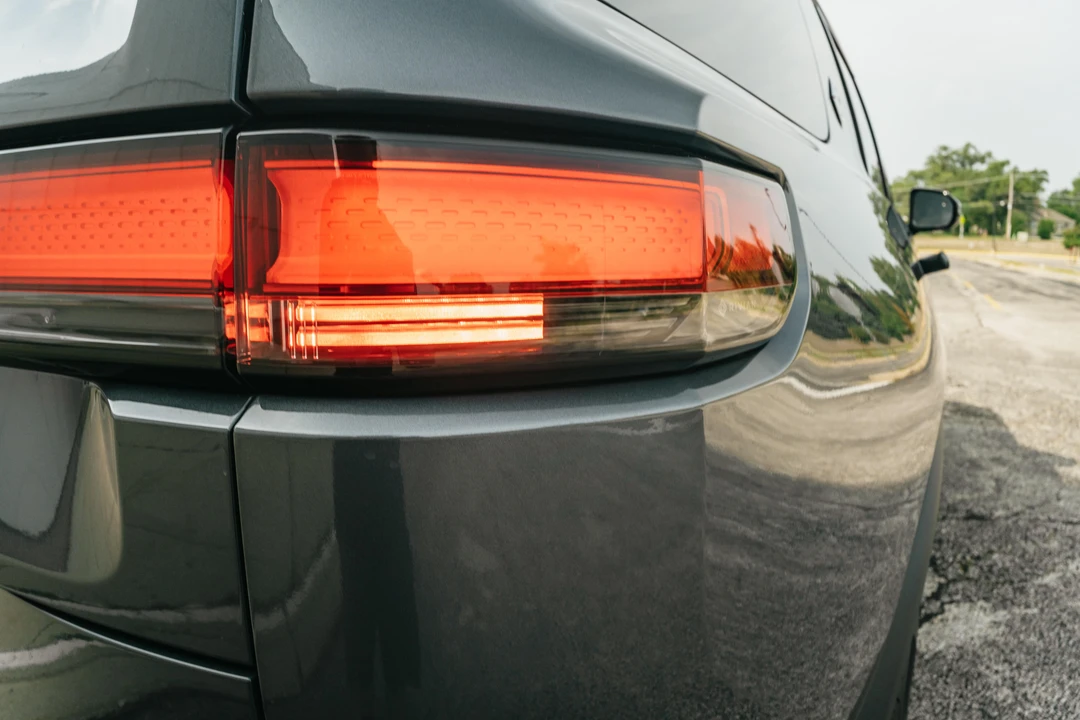 2022 Rivian R1S - Image 27 of 31