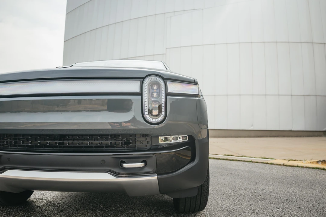 2022 Rivian R1S - Image 16 of 31