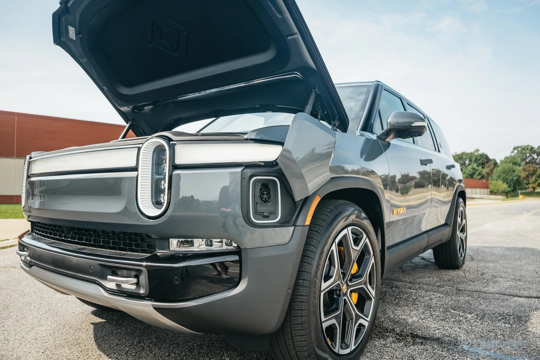 2022 Rivian R1S - Image 18 of 31