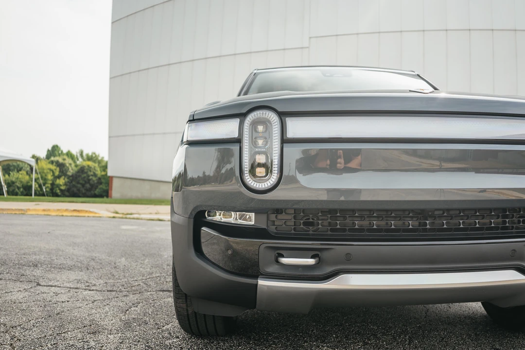 2022 Rivian R1S - Image 11 of 31