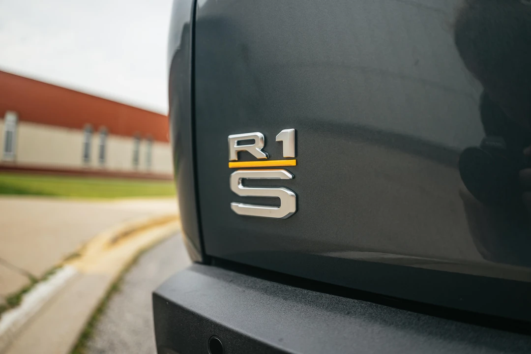 2022 Rivian R1S - Image 24 of 31