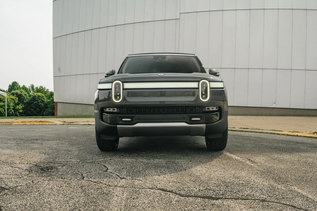 2022 Rivian R1S - Image 6 of 31