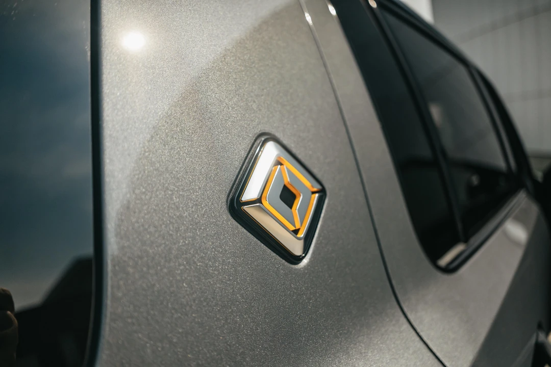 2022 Rivian R1S - Image 29 of 31