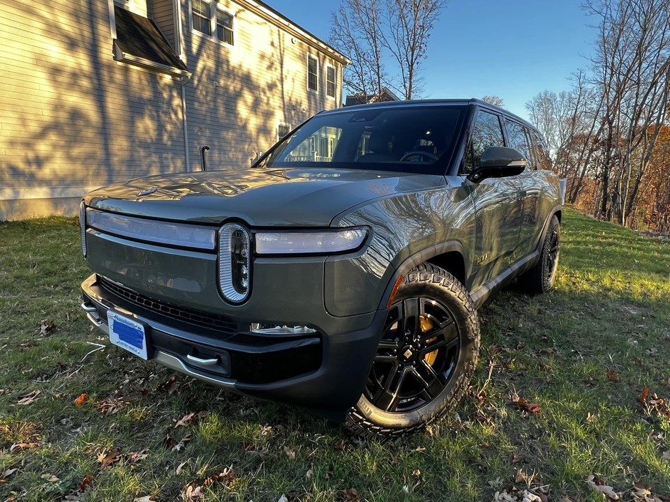 2022 Rivian R1S - Image 9 of 31