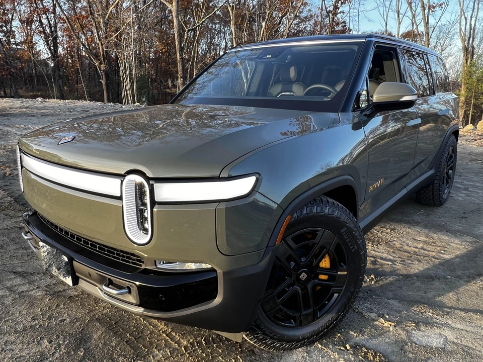 2022 Rivian R1S - Image 11 of 31