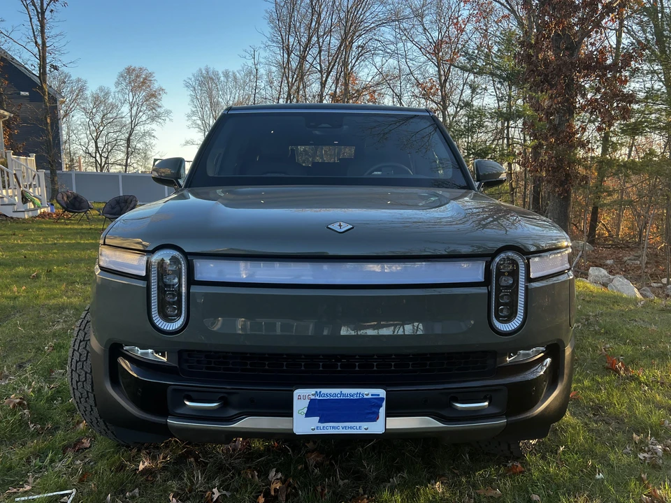 2022 Rivian R1S - Image 6 of 31