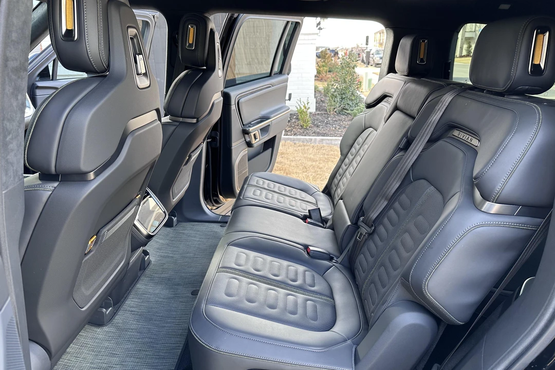 2022 Rivian R1S - Image 8 of 16