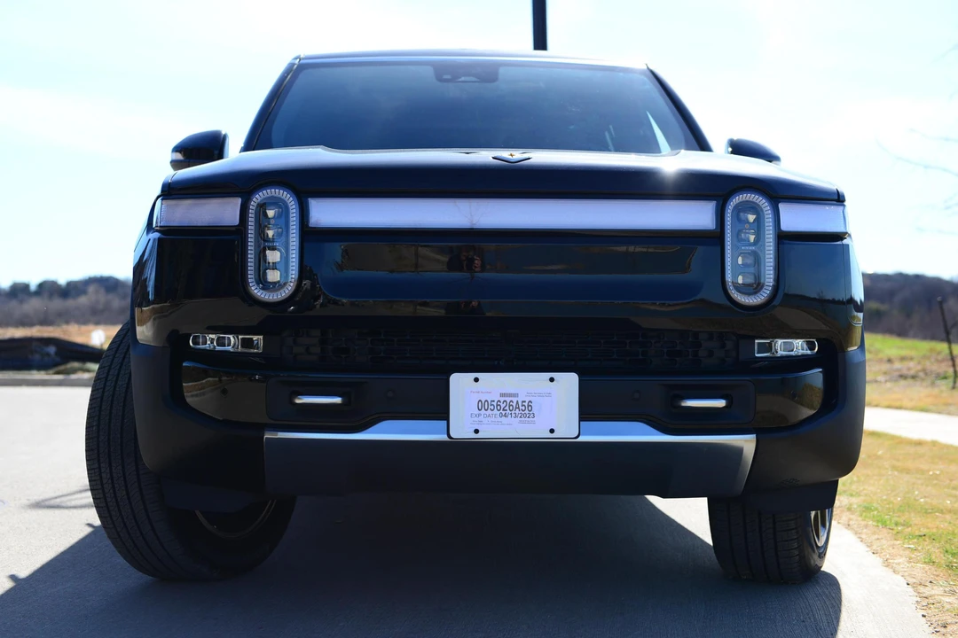 2022 Rivian R1S - Image 2 of 16