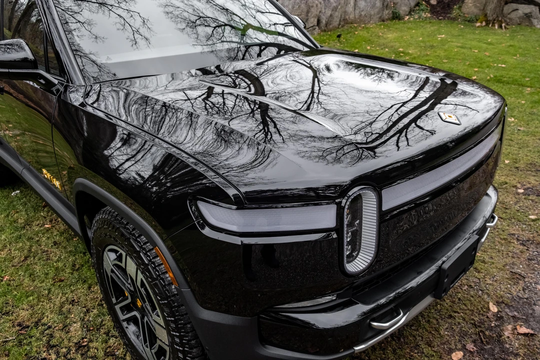 2022 Rivian R1S - Image 12 of 31